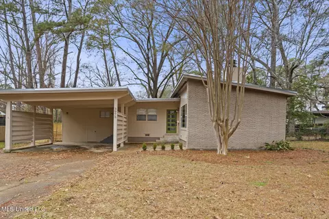 3975 Roxbury Rd, Jackson, MS 39211