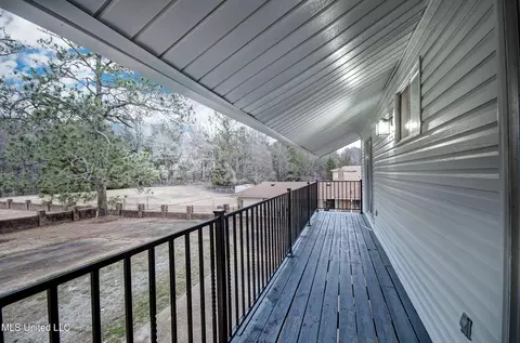 Exterior - 224 Overlook Cir, Jackson, MS 39213 photo 8 of 9