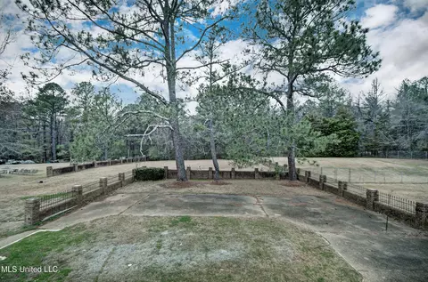 Exterior - 224 Overlook Cir, Jackson, MS 39213 photo 9 of 9