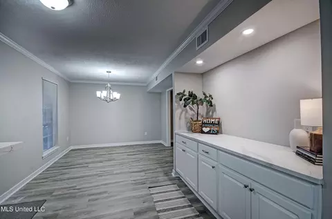 Dining - 224 Overlook Cir, Jackson, MS 39213 photo 1 of 2