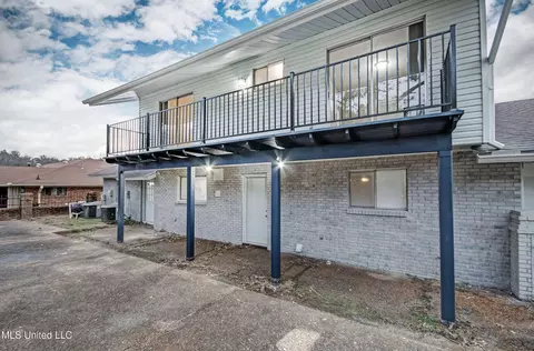 Exterior - 224 Overlook Cir, Jackson, MS 39213 photo 6 of 9