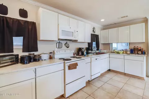 Kitchen - 3400 Barnett Ave, Moss Point, MS 39563 photo 1 of 1
