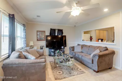 Living - 3400 Barnett Ave, Moss Point, MS 39563 photo 1 of 1
