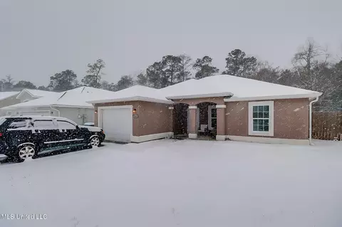 13319 Willow Oak Cir, Gulfport, MS 39503