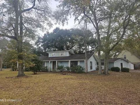 1408 Grandview St, Gautier, MS 39553