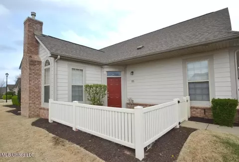 8755 Parkview Oaks Cir, Olive Branch, MS 38654