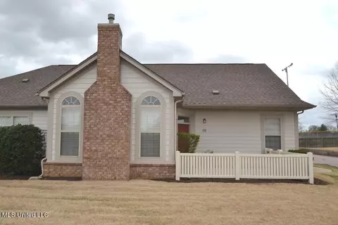 Exterior - 8755 Parkview Oaks Cir, Olive Branch, MS 38654 photo 1 of 2
