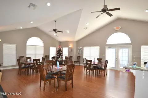 Dining - 8755 Parkview Oaks Cir, Olive Branch, MS 38654 photo 1 of 1