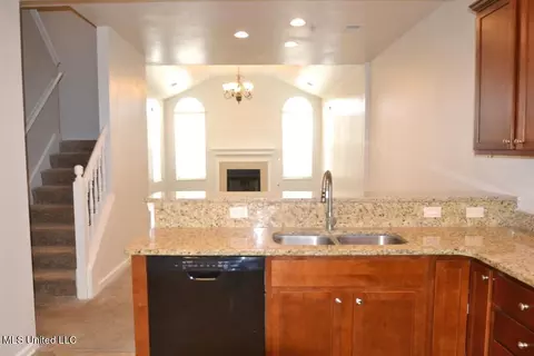 Kitchen - 8755 Parkview Oaks Cir, Olive Branch, MS 38654 photo 1 of 4