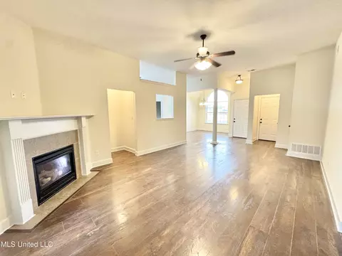 414 E Oak Grove Rd, Hernando, MS 38632 photo 5