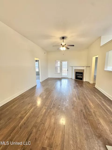 414 E Oak Grove Rd, Hernando, MS 38632 photo 3