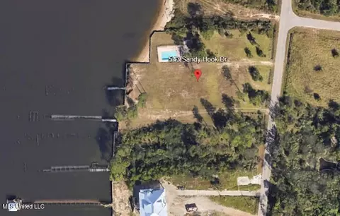 543 Sandy Hook Dr, Pass Christian, MS 39571