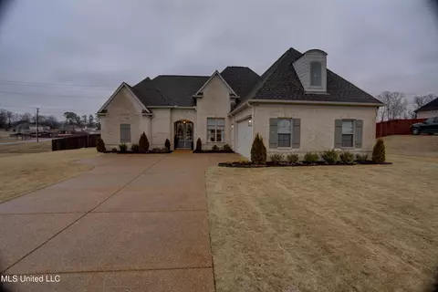 8298 Williamson Dr, Olive Branch, MS 38654
