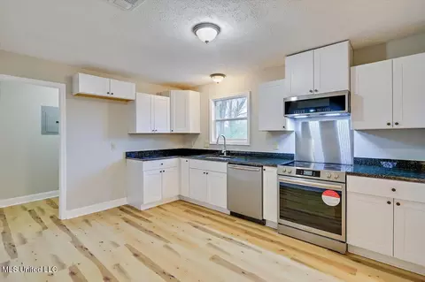 247 Ramada Cir, Jackson, MS 39212 photo 9