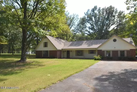 1045 Marion Trl, Nesbit, MS 38651