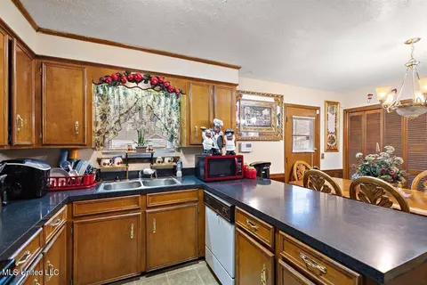 4957 Oak Creek Dr, Jackson, MS 39212 photo 8