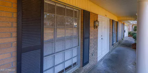 923 Fairfax Cir, Jackson, MS 39211 photo 6