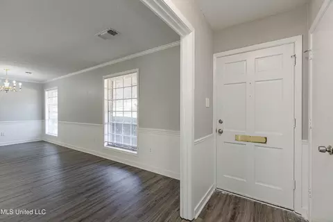 923 Fairfax Cir, Jackson, MS 39211 photo 7
