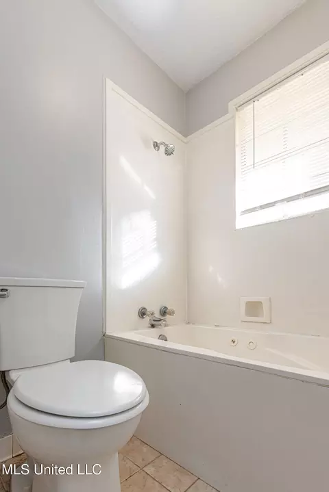 923 Fairfax Cir, Jackson, MS 39211 photo 25