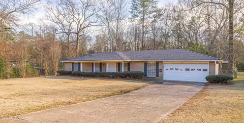 923 Fairfax Cir, Jackson, MS 39211 photo 2