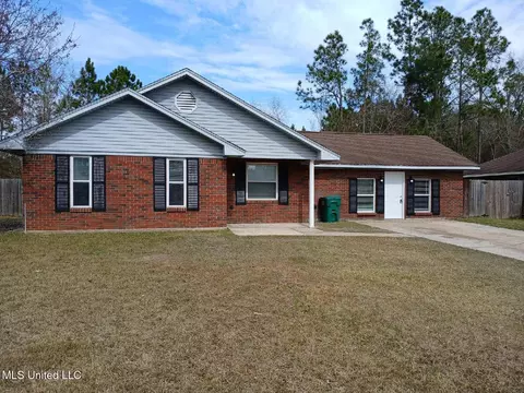 21 Royal Pine Dr, Gulfport, MS 39503