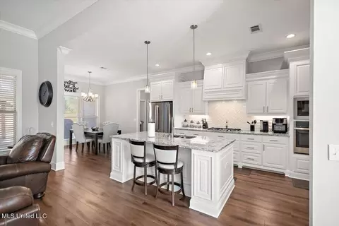 Kitchen - 455 Crossvine Pl, Madison, MS 39110 photo 2 of 4