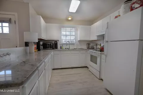 Kitchen - 113 Hidden Crst, Madison, MS 39110 photo 1 of 2