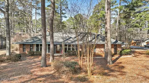 109 Park Ln, Brandon, MS 39047