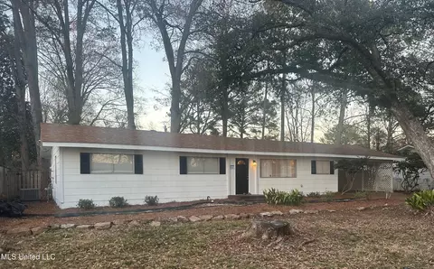 5108 Mccoy Dr, Jackson, MS 39211