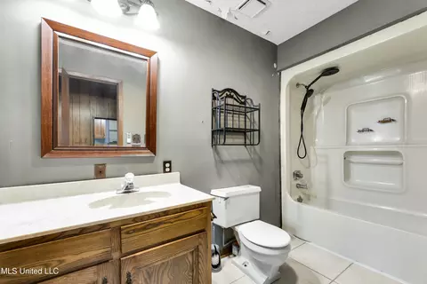 Bath - 11 Claude Hunt Rd, Wiggins, MS 39577 photo 5 of 6