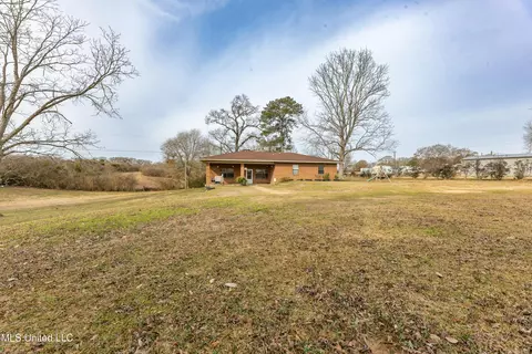 Exterior - 11 Claude Hunt Rd, Wiggins, MS 39577 photo 2 of 4