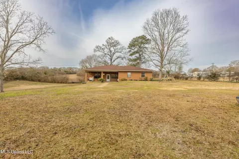 Exterior - 11 Claude Hunt Rd, Wiggins, MS 39577 photo 3 of 4