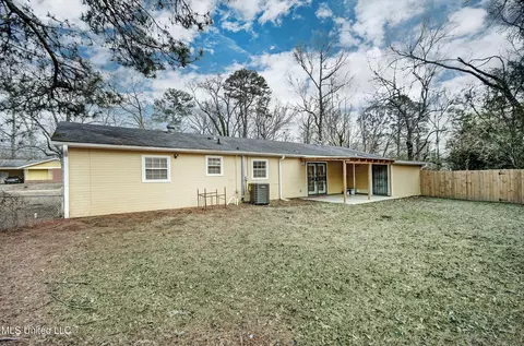 Exterior - 3637 Sykes Park Dr, Jackson, MS 39212 photo 3 of 4