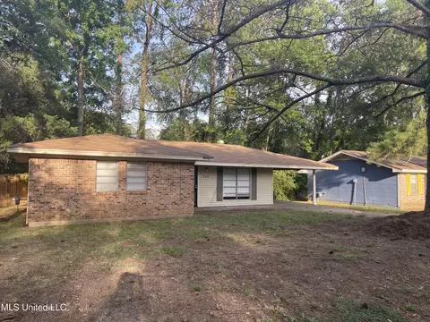 130 E Woodcrest Dr, Jackson, MS 39212