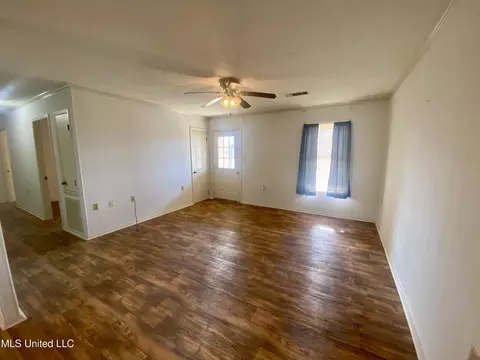 Living - 111 Lewis Ave, Walnut Grove, MS 39189 photo 2 of 2