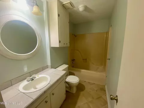 Bath - 111 Lewis Ave, Walnut Grove, MS 39189 photo 1 of 2