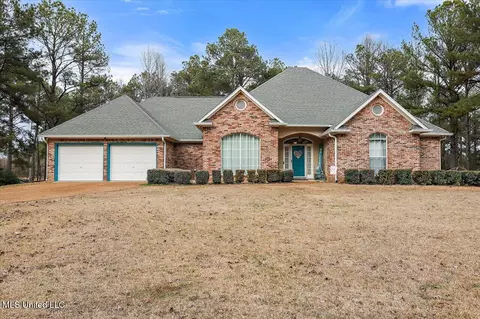 242 Green Oak Ln, Madison, MS 39110