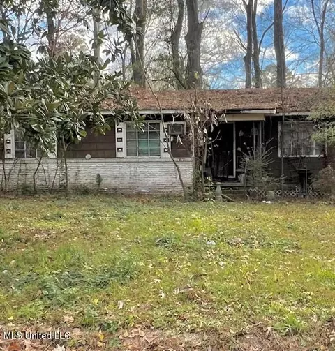 1221 Glen Erin St, Jackson, MS 39212