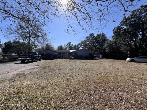 8 Kays Dr, Long Beach, MS 39560 photo 2