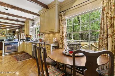 Kitchen - 4635 Calnita Pl, Jackson, MS 39211 photo 4 of 4