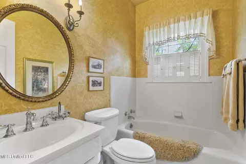 Bath - 4635 Calnita Pl, Jackson, MS 39211 photo 1 of 9