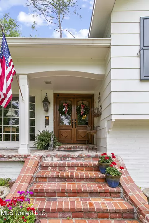 Exterior - 4635 Calnita Pl, Jackson, MS 39211 photo 4 of 15