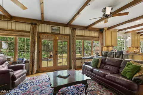 Living - 4635 Calnita Pl, Jackson, MS 39211 photo 2 of 3