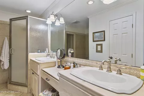 Bath - 4635 Calnita Pl, Jackson, MS 39211 photo 3 of 9