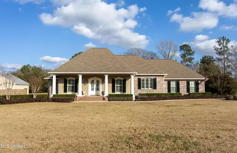13 Briar Cliff Dr, Carriere, MS 39426