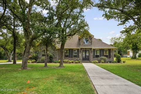 25075 Magnolia Blvd, Pass Christian, MS 39571