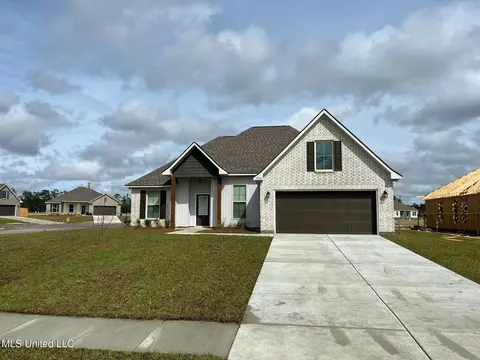 7240 Pencarrow Cir, Ocean Springs, MS 39564