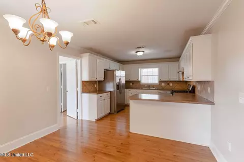 105 Channing Cir, Canton, MS 39046 photo 7
