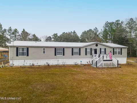 24080 Enchanted Ave, Pass Christian, MS 39571