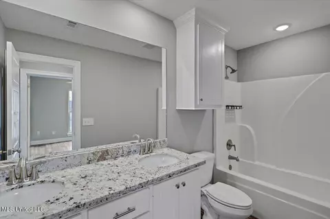 Bath - 112 Bailey Cv, Canton, MS 39046 photo 2 of 2